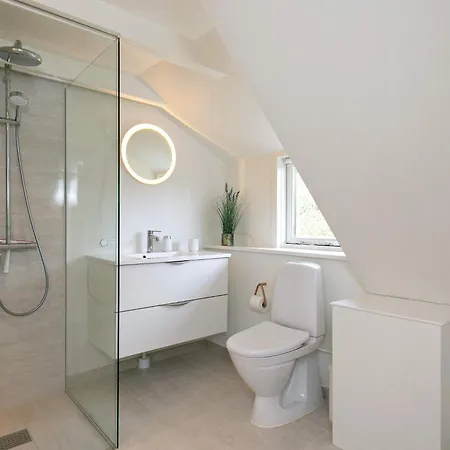 Holiday home 5 Star Holiday In Bl Vand